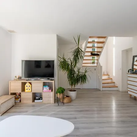 Maison Familiale Avec Piscine *
