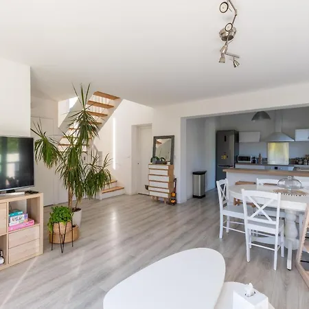 Maison Familiale Avec Piscine Villa *